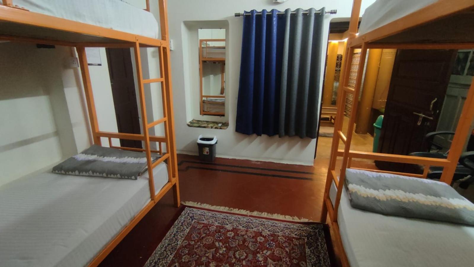 Inka Kashi Hostel Varanasi Exterior photo