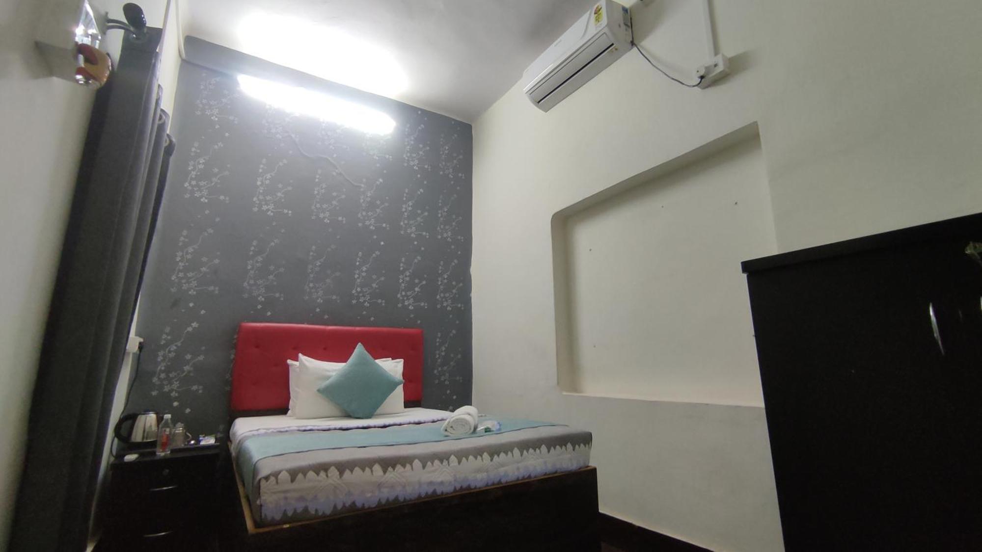 Inka Kashi Hostel Varanasi Exterior photo